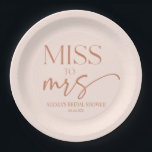 Assiettes En Carton Mlle À Mme Tan Brown Boho Fête des mariées bohème<br><div class="desc">C'est une Miss À Mme Tan Brown Boho Plaques de Fête des mariées Bohème !</div>
