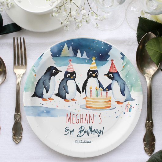 Assiettes En Carton Modèle d'anniversaire d'hiver de Penguin dans l'Ar
