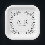 Assiettes En Carton Monogramme de mariage à motif de vigne, Initiales<br><div class="desc">Cette vigne sinueuse fait une déclaration élégante pour votre mariage. Vous pouvez personnaliser avec vos informations et modifier le libellé pour l'adapter à votre événement.</div>