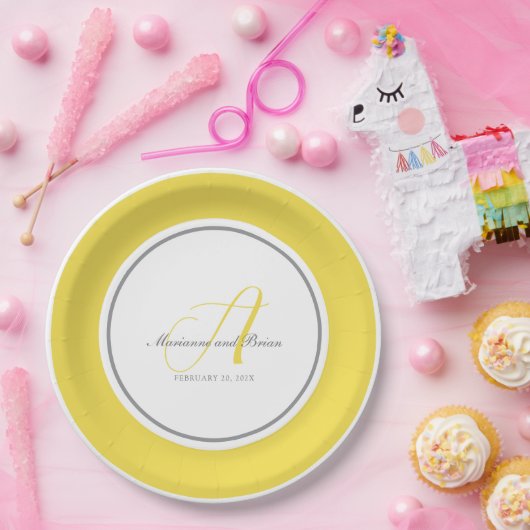 Assiettes En Carton Monogramme illuminant jaune, gris avec blanc (Fête)