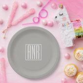 Assiettes En Carton Monogramme initial | Blanc sur gris clair (Fête)