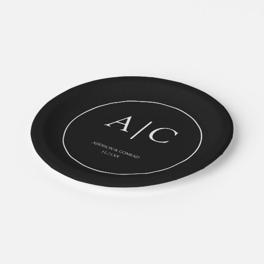 Assiettes En Carton Monogramme noir moderne élégant Mariage rond (Angle)