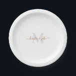 Assiettes En Carton Monogrammes et noms de script Gold & Grey<br><div class="desc">Plaque de papier moderne Gris Initial et Gold Names. Police combinée. Lave-toi. Simple. cadeau mariage.</div>