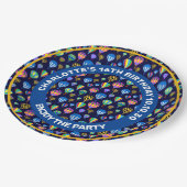 Assiettes En Carton Motif De Ballons À Air Chaud. Arrière - plan bleu (Angle)