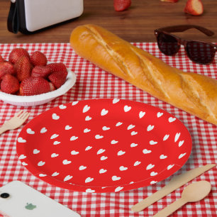 Assiettes En Carton Motif de coeur blanc sur rouge