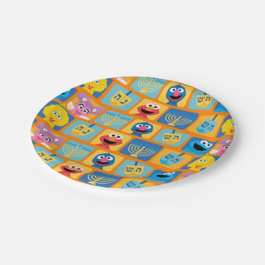 Assiettes En Carton Motif Hanoukka de Sesame Street (Angle)