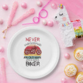 Assiettes En Carton Ne sous-estimez jamais Old Man Biker (Fête)