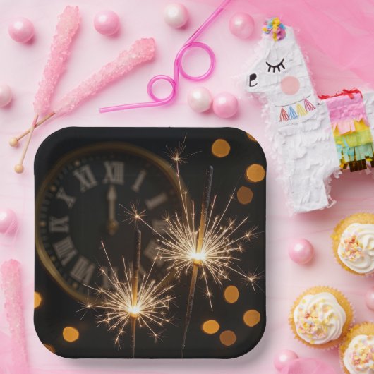 Assiettes En Carton New Year Eve Sparklers On a Midnight Clock (Fête)
