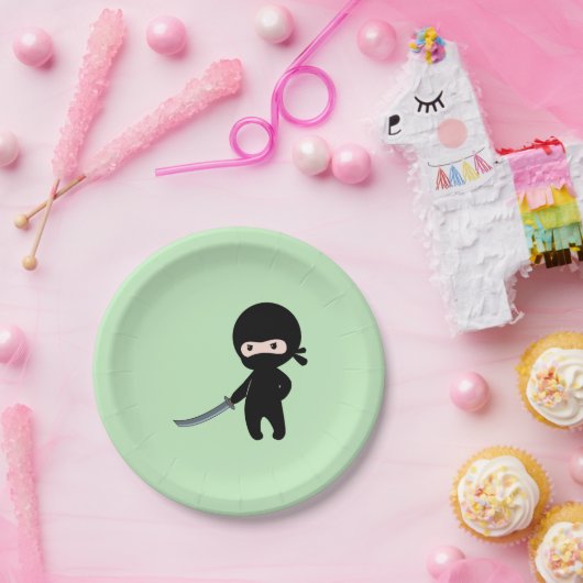 Assiettes En Carton Ninja minuscule en colère sur vert (Fête)