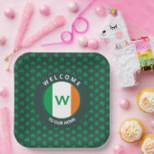 Assiettes En Carton Nom moderne Monogram Irish Flag Shamrock (Fête)