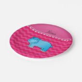 Assiettes En Carton Nom personnalisé bleu hippo rose chaud chevrons (Angle)