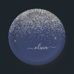 Assiettes En Carton Noms en monogramme de fille avec paillettes bleu m<br><div class="desc">Assiettes de fête avec monogramme et initiale en argent et bleu marine pailleté. C'est le cadeau parfait pour un anniversaire sweet 16, un mariage, une douche de mariée, un anniversaire de mariage, une baby shower ou une soirée d'enterrement de vie de jeune fille pour quelqu'un qui aime le luxe clinquant...</div>