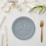 Assiettes En Carton oh garçon Baby shower bleu script moderne élégant<br><div class="desc">Oh garçon Baby shower script moderne bleu poussiéreux élégant design d'invitation de fête.</div>
