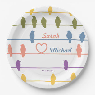 Assiettes En Carton Oiseaux sur un fil avec une torsion romantique. Co