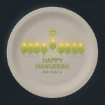 Assiettes En Carton Olive Hanoukka Menorah<br><div class="desc">Un groupe d'olives amusantes se réunissent pour une séance photo et forment une menorah pour envoyer un salut Happy Hanoukka.</div>