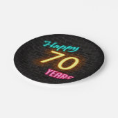 Assiettes En Carton Panneau Neon numéro 70 sur mur en brique (Angle)