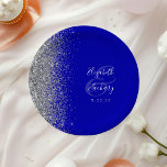 Assiettes En Carton Parties scintillant d'argent moderne Mariage bleu<br><div class="desc">Ces élégantes plaques mariages modernes présentent un bord de parties scintillant en faux argent. Customisez facilement le texte gris argenté sur un arrière - plan bleu royal,  avec les noms de la mariée et du marié dans la calligraphie d'écriture géante sur une grande esperluette.</div>