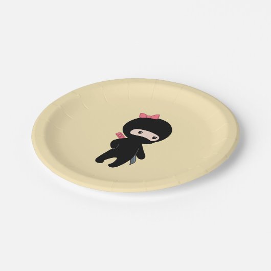 Assiettes En Carton Petite fille Ninja sur jaune (Angle)