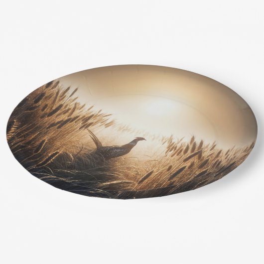 Assiettes En Carton Pheasant dans une campagne de blé d'automne (Angle)