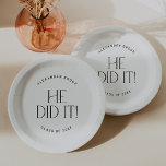 Assiettes En Carton Pied moderne | Minimal Il L'A Fait Graduation<br><div class="desc">Ces prouesses modernes qu'il a fait, les plaques de papier de graduation sont parfaites pour une simple grande fête. Le design se compose d'une élégante typographie boho avec une touche de style sophistiqué en noir et blanc minimaliste. Personnalisez vos plaques de papier avec le nom de l'année d'études supérieures et...</div>