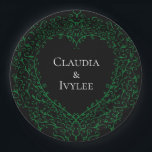 Assiettes En Carton Plaque de papier-coeur gothique vert et noir 3<br><div class="desc">Notre Belle Plaque De Papier Coeur Gothique Vert & Noir 3 Sont Sombres,  Mais Jolies Avec Notre Design De Rouleau Artistique. Ils Sont Conçus Dans Une Collection De Plusieurs Articles Pour Que Votre Mariage Tout Entier Puisse Être Coordonné Avec Le Même Style !</div>