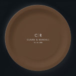 Assiettes En Carton Plaque de papier Mariage Brown et blanc minimalist<br><div class="desc">Cette plaque minimaliste en papier mariage marron et blanc est parfaite pour une simple réception de mariage. Le design comporte une belle police noire dans un arrière - plan marron pour agrémenter votre événement.</div>