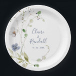 Assiettes En Carton Plaques de papier Mariage à fleurs de forêt sauvag<br><div class="desc">Cette plaque en papier mariage à fleurs de forêt sauvage est parfaite pour une réception de mariage rustique. Ce design présente une aquarelle peinte à la main,  des fleurs de forêt sauvage blanches et bleues avec un feuillage vert.</div>