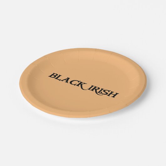 Assiettes En Carton Plaques en papier irlandais noir et tan (Angle)