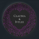 Assiettes En Carton Plaques en papier Mariage gothique du coeur mauve<br><div class="desc">Nos belles plaques en papier mariage gothique au coeur violet et noir sont sombres,  mais agréables avec notre design de défilement artistique. Ils sont conçus dans une collection de plusieurs objets afin que votre mariage entier puisse être coordonné avec le même style !</div>