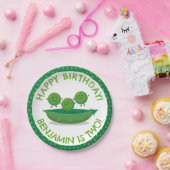 Assiettes En Carton Pois vert mignon en pod anniversaire personnalisé (Fête)