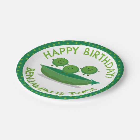 Assiettes En Carton Pois vert mignon en pod anniversaire personnalisé (Angle)