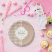 Assiettes En Carton Preppy Beige et Tan Houndstooth Monogramme et nom (Fête)