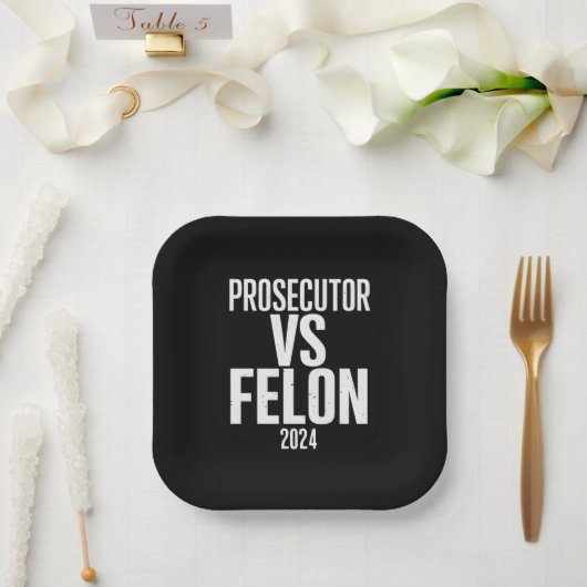 Assiettes En Carton Procureur Vs Felon 2024 (Mariage)
