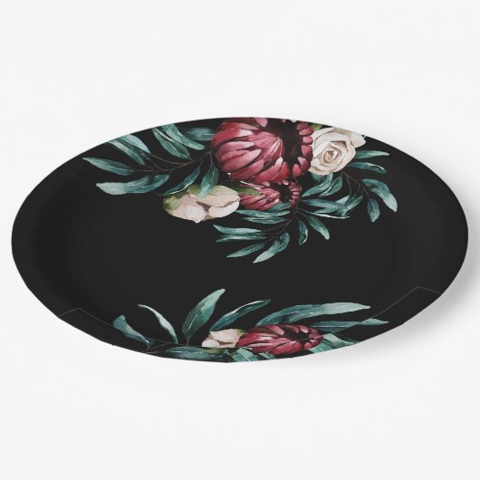 Assiettes En Carton Red Roses Arrière - plan noir élégant Script (Angle)