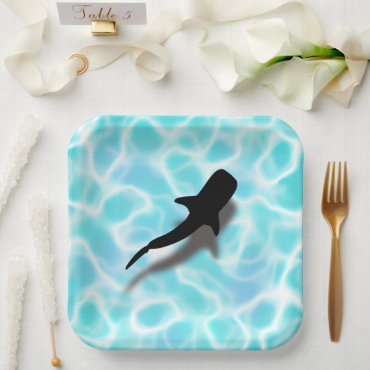 Assiettes En Carton Requin de baleine avec plage tropicale ombragée (Mariage)