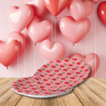 Assiettes En Carton Retro Cherry Berry 1er anniversaire Rouge et vert<br><div class="desc">Célébrez votre petite fille d'un an dans un style sucré avec une collection rétro de décors d'anniversaire ! Chaîne de charme rétro avec des cerises rouges et vertes vibrantes, les extras de la fête ajoutent une touche ludique à la table spéciale de votre petit jour et de fête. Des invitations...</div>