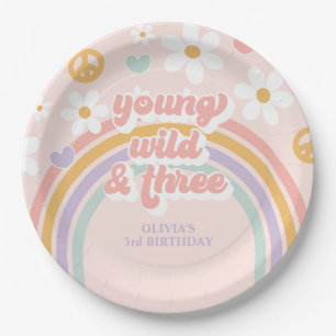 Assiettes En Carton Retro Rainbow Young Wild Three 3e anniversaire