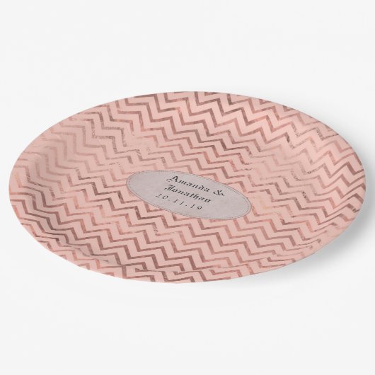Assiettes En Carton Rose Gold et Blush Foil Mariage Chevron (Angle)