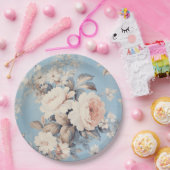 Assiettes En Carton Roses blanches sur Arrière - plan bleu rustique (Fête)