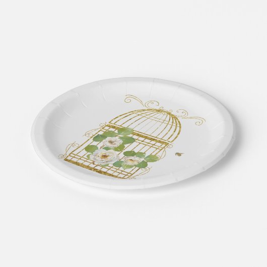 Assiettes En Carton Roses blanches sur une plaque de papier dorée (Angle)