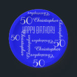 Assiettes En Carton Royal Blue 50th Birthday Party Répéter les noms<br><div class="desc">CHOISISSEZ VOTRE COULEUR et créez votre propre plaque de papier élégante et personnalisée pour une fête du 50e anniversaire ou toute autre occasion. Le nom et l'âge se répètent en blanc. Ce style est par défaut un arrière - plan bleu vif, mais vous pouvez cliquer sur CUSTOMISER pour sélectionner facilement...</div>
