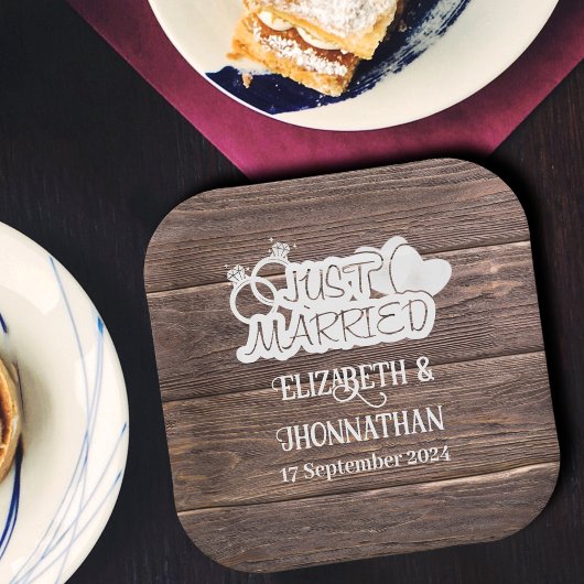Assiettes En Carton Rustic Wood vient de se marier Mariage de typograp