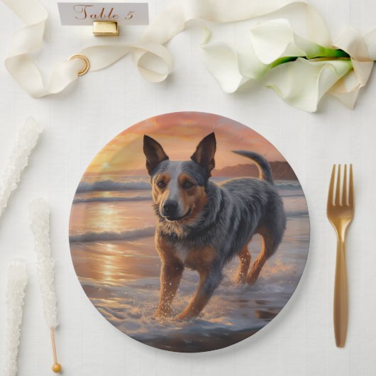 Assiettes En Carton Sandy Paws Australian Cattle Dog on Beach Sunset (Mariage)