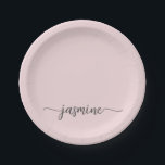 Assiettes En Carton Script Monogramme Féminin Rose Pâle Simple Minimal<br><div class="desc">Assiettes en papier personnalisées avec monogramme, écriture simple et minimaliste, rose blush. Ce design présentant votre prénom dans un joli style d'écriture manuscrite avec une typographie de signature à empattements (ou calligraphie) sur un fond rose poussiéreux ou rose blush pastel clair. Celles-ci sont faciles à personnaliser. Idéal pour une pendaison...</div>