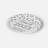 Assiettes En Carton Silver Confetti Graduation 2023 Plaques de papier (Angle)