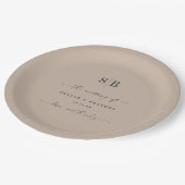 Assiettes En Carton Simple couleur solide Taupe Beige Mariage monogram (Angle)
