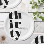 Assiettes En Carton Simple moderne 30e fête d'anniversaire<br><div class="desc">Plaques de papier de fête de 30 ans simples et élégantes,  avec typographie audacieuse et design minimaliste.</div>