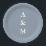 Assiettes En Carton Simple Monogramme Initial Bleu Poussiéreux Élégant<br><div class="desc">Conçu avec un modèle de texte pour les initiales monogrammées que vous pouvez personnaliser ! Vous pouvez également changer la couleur de fond comme vous le souhaitez.</div>