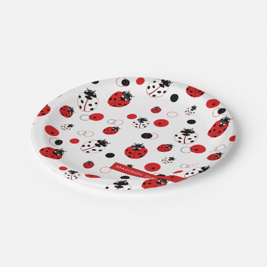 Assiettes En Carton Simple Motif Ladybug rouge, noir et blanc (Angle)