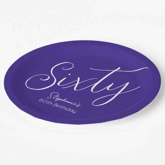 Assiettes En Carton Simply Modern Script Purple 60th Birthday Party (Angle)